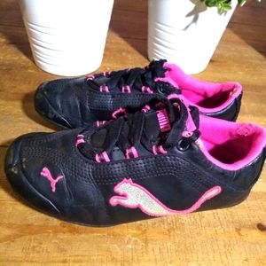 Puma sneakers size 2 Girls